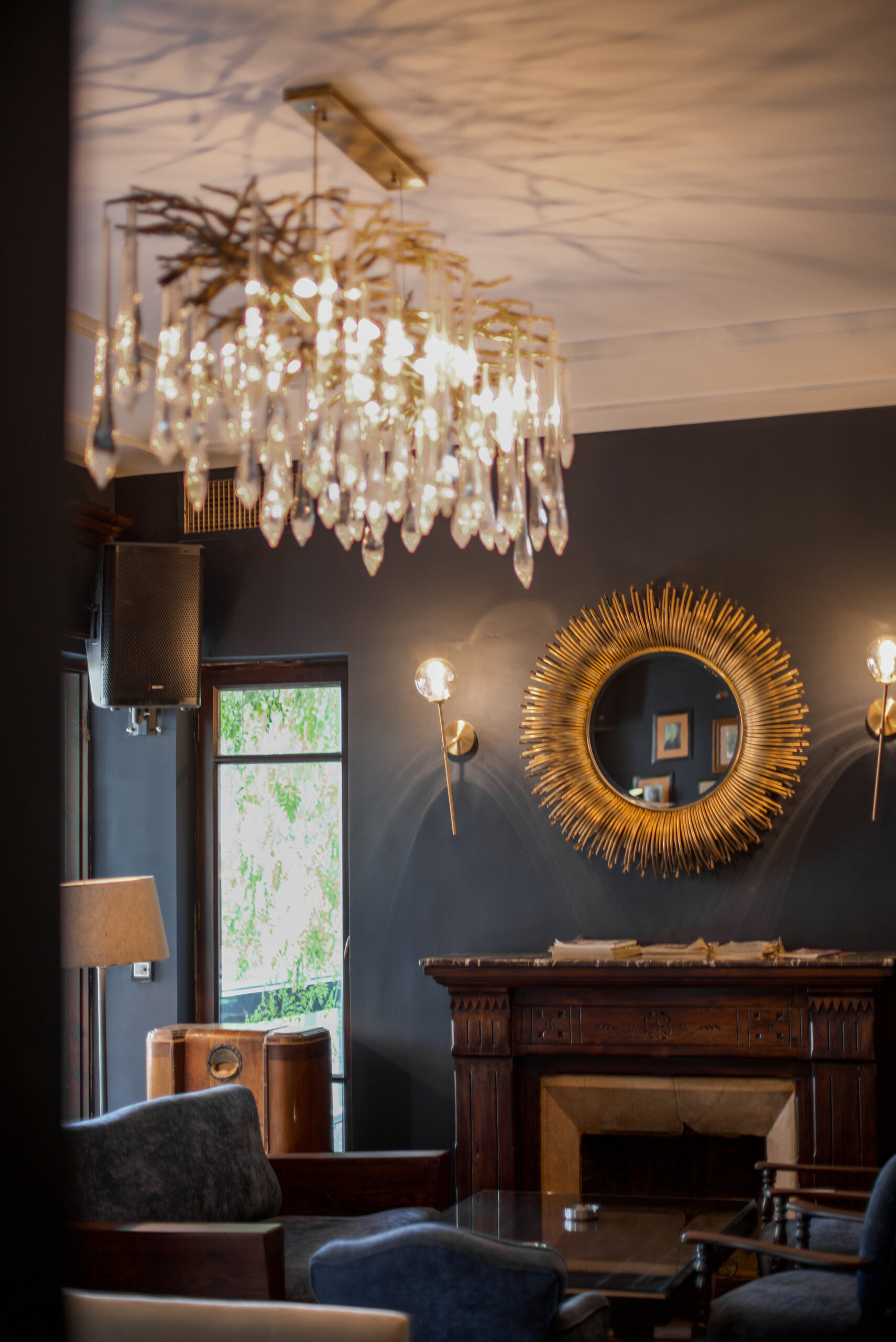 the-living-room-7-restaurant-bar-drinks-cocktails-music-jazz-1-scaled